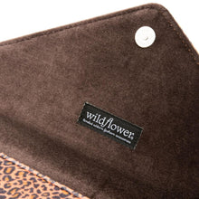 Load image into Gallery viewer, Leopard 13" Laptop Clutch
