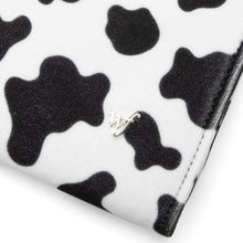 Load image into Gallery viewer, Moo Moo 13" Laptop Clutch
